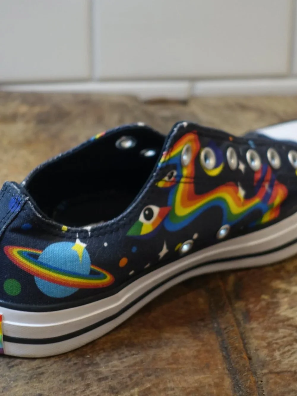 Converse Special Find . Unique And Part Of The Pride Collection - Picture 9 of 9